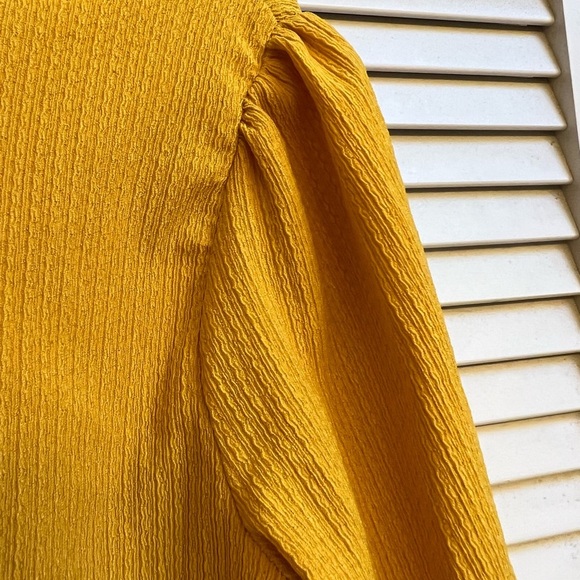 Women’s Sz Small Dressy Top - Picture 5 of 7